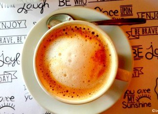 Favorite Drinks From Around the World | Photo Essay Cafe con Leche